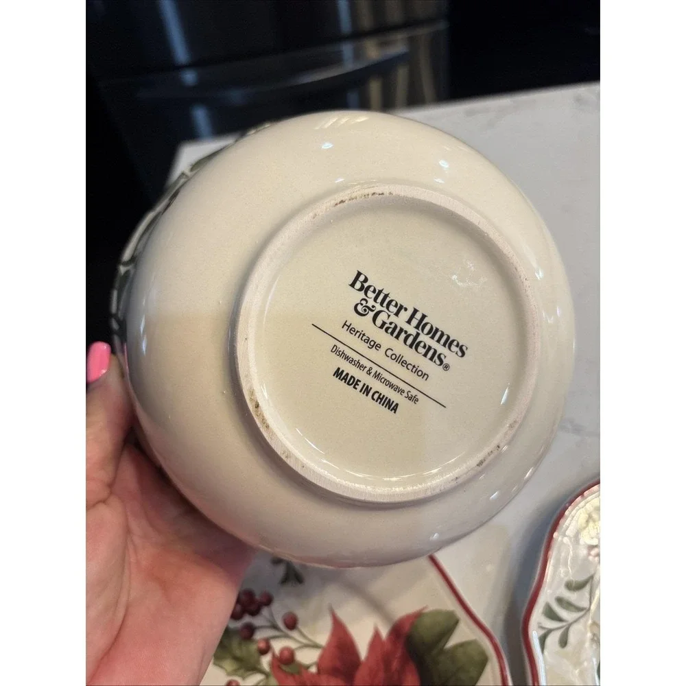 Better Homes And Garden Heritage Winter Forest Mistletoe 1 Bowls & 2 Salad Plate